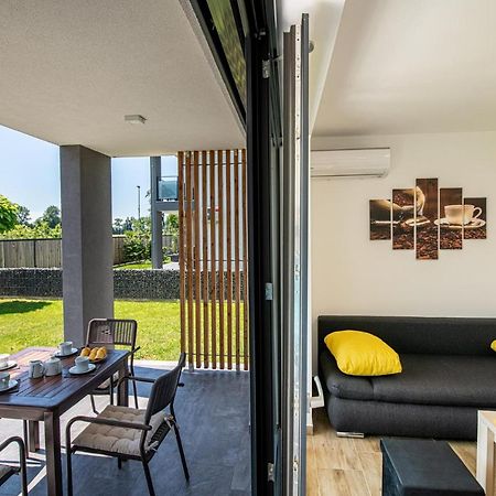 Apartmaji Banonia Verzej Luaran gambar