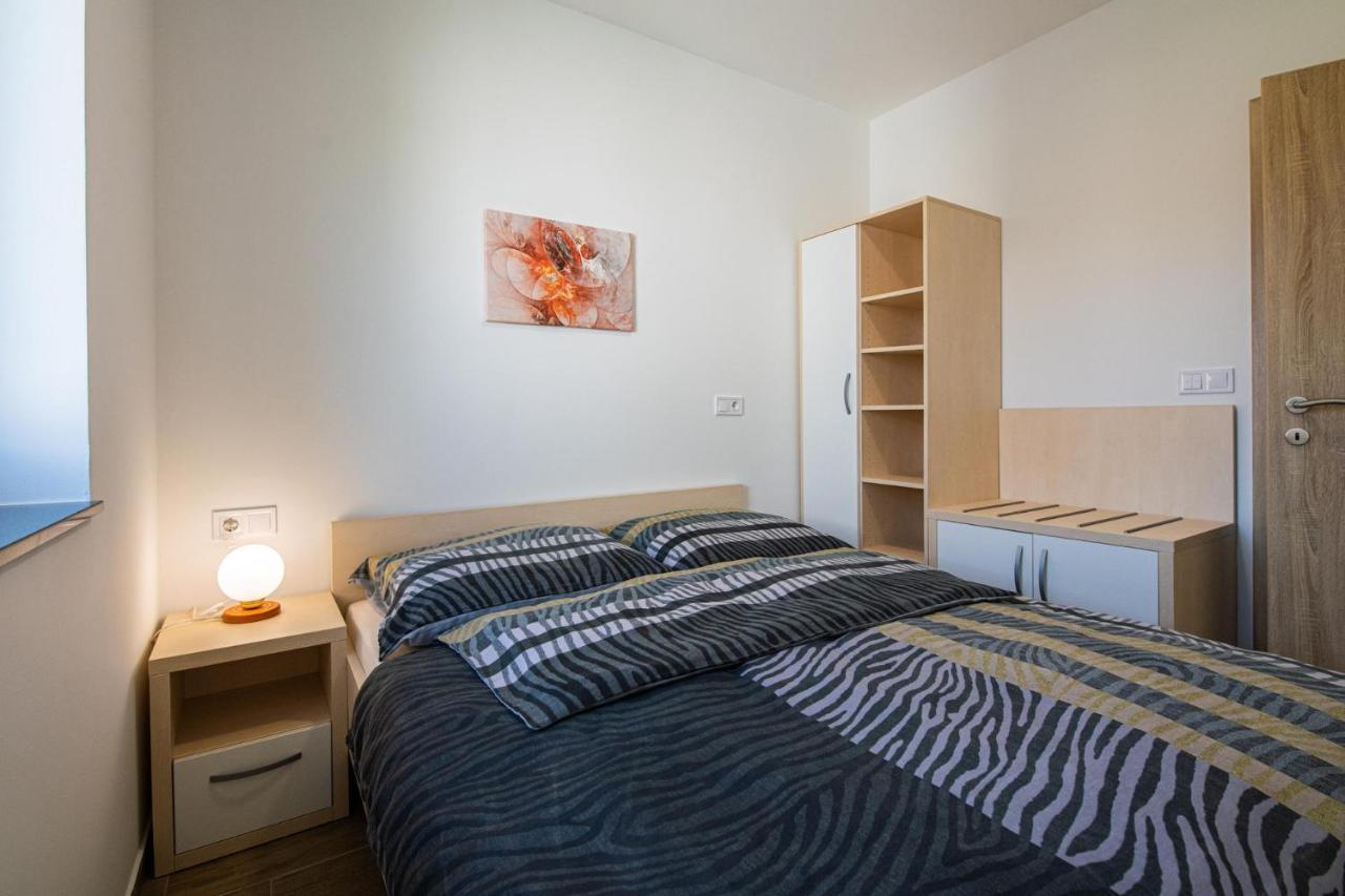 Apartmaji Banonia Verzej Luaran gambar