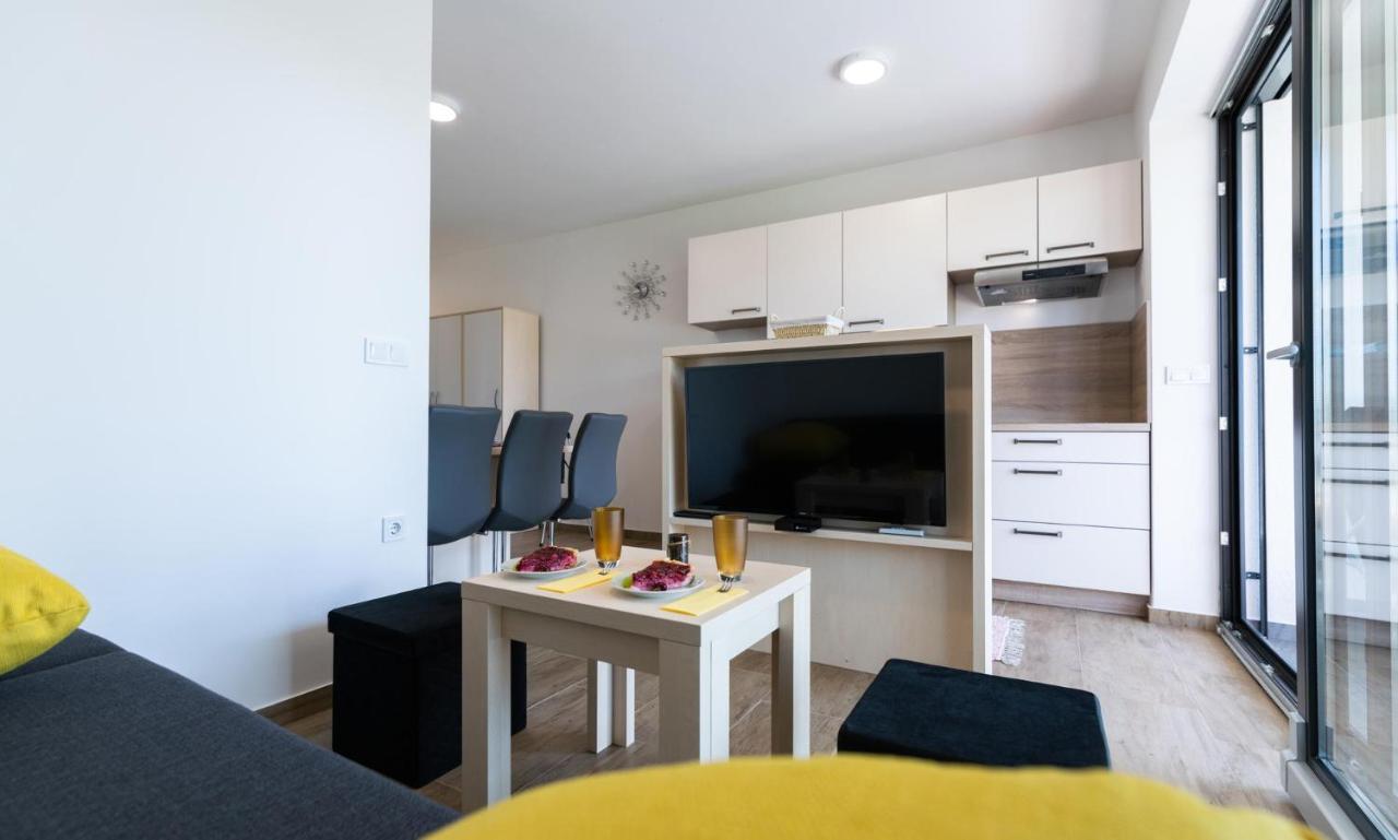 Apartmaji Banonia Verzej Luaran gambar