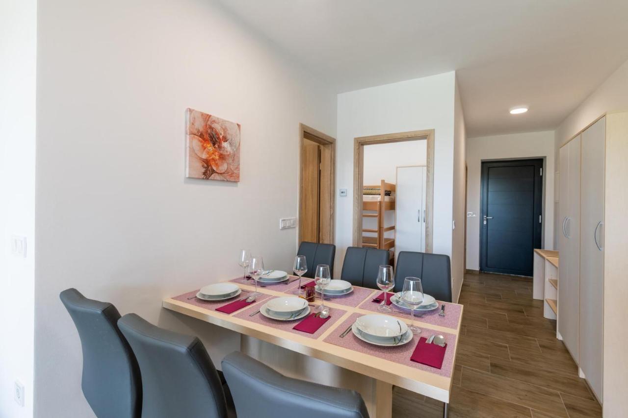 Apartmaji Banonia Verzej Luaran gambar