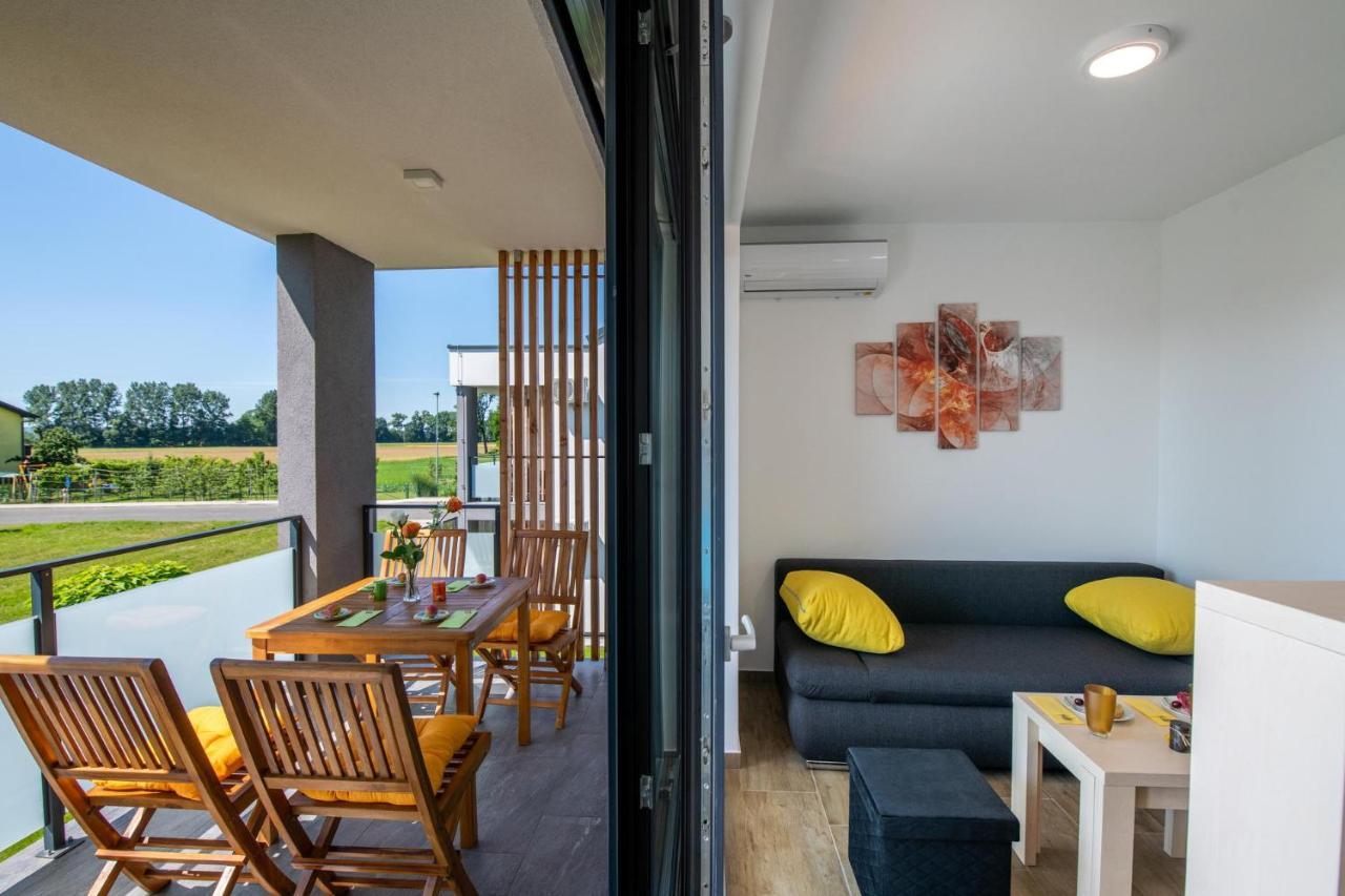 Apartmaji Banonia Verzej Luaran gambar
