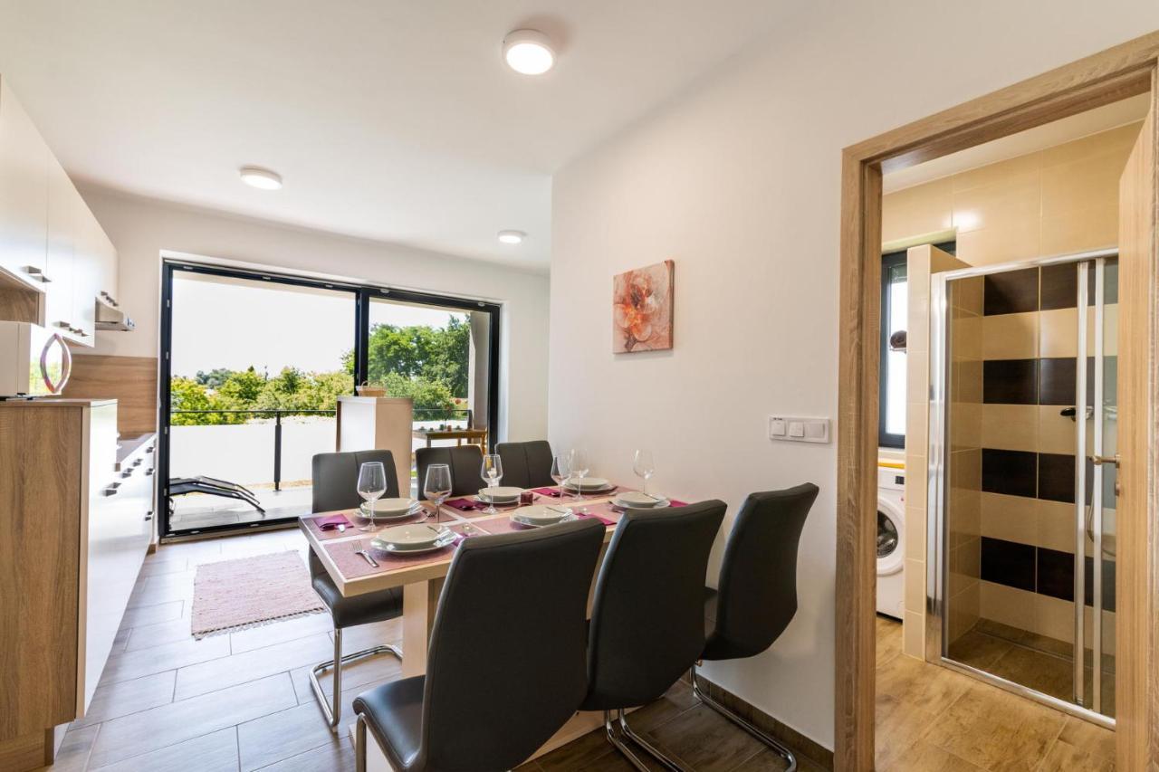 Apartmaji Banonia Verzej Luaran gambar
