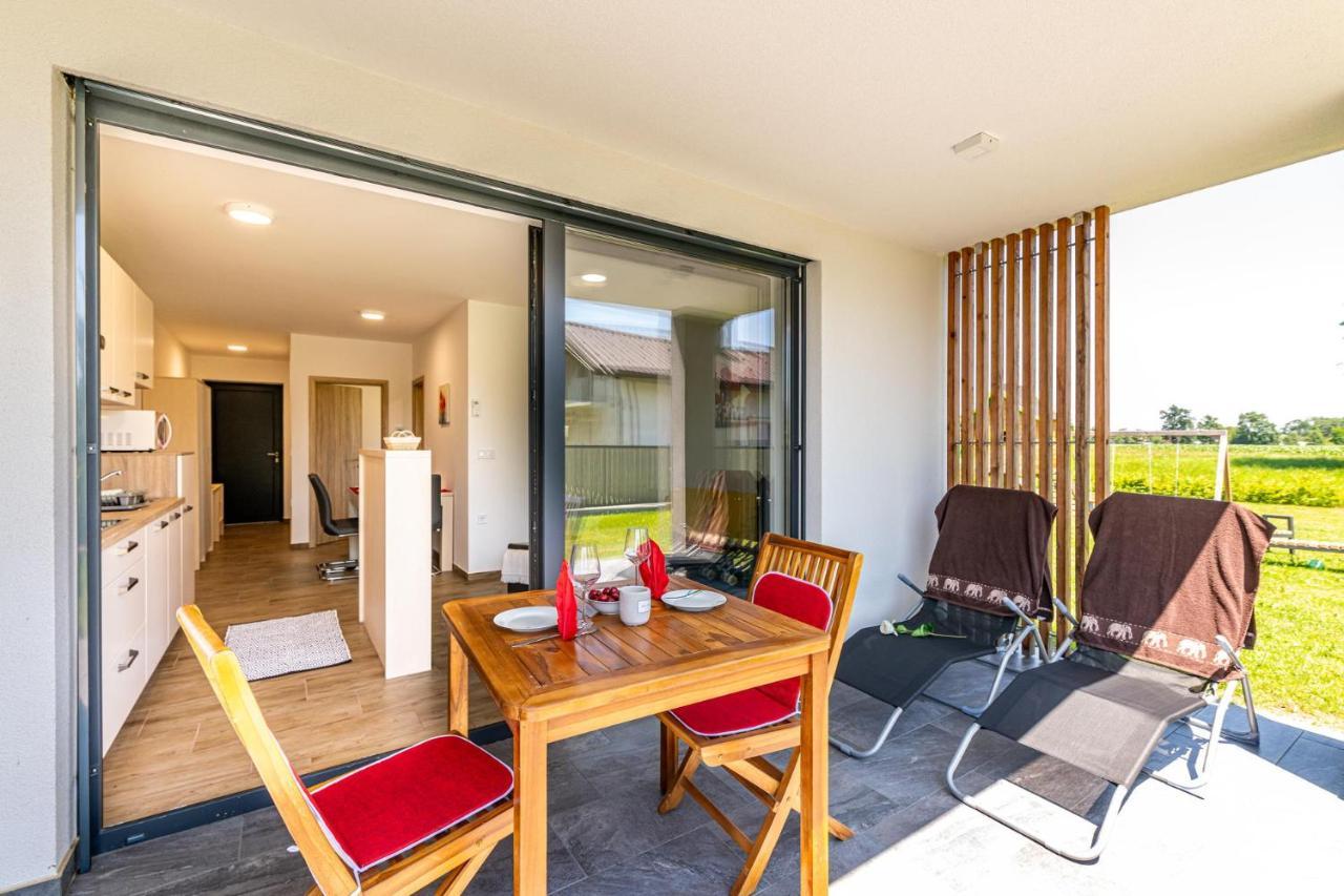 Apartmaji Banonia Verzej Luaran gambar