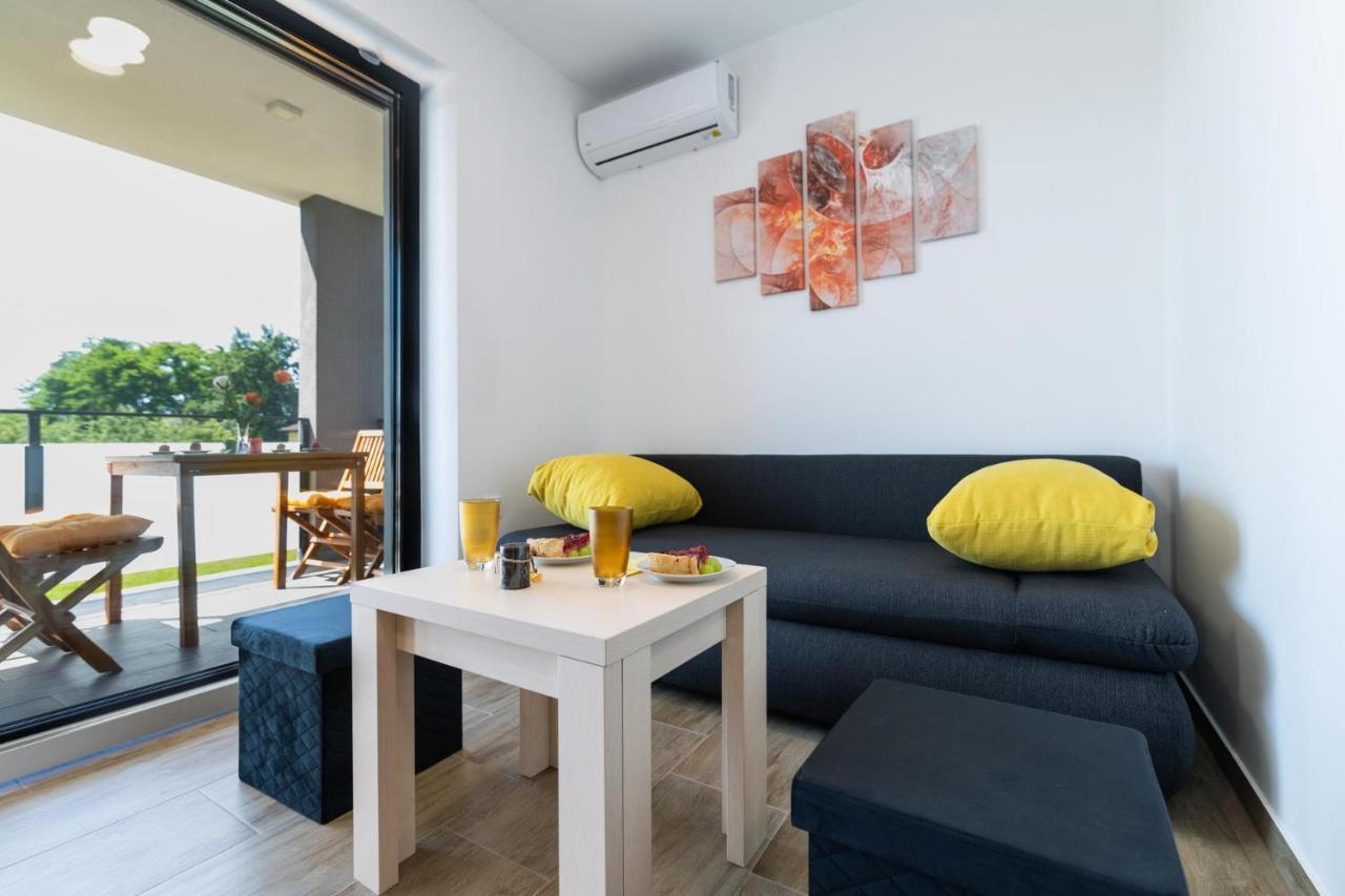 Apartmaji Banonia Verzej Luaran gambar